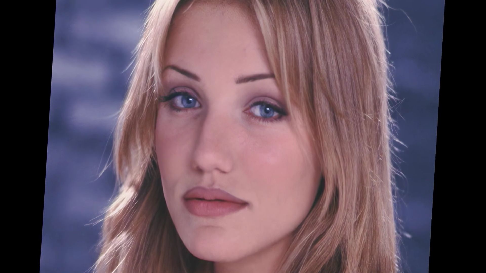 TheMaskFeaturette-IntroducingCameronDiaz-040.jpg