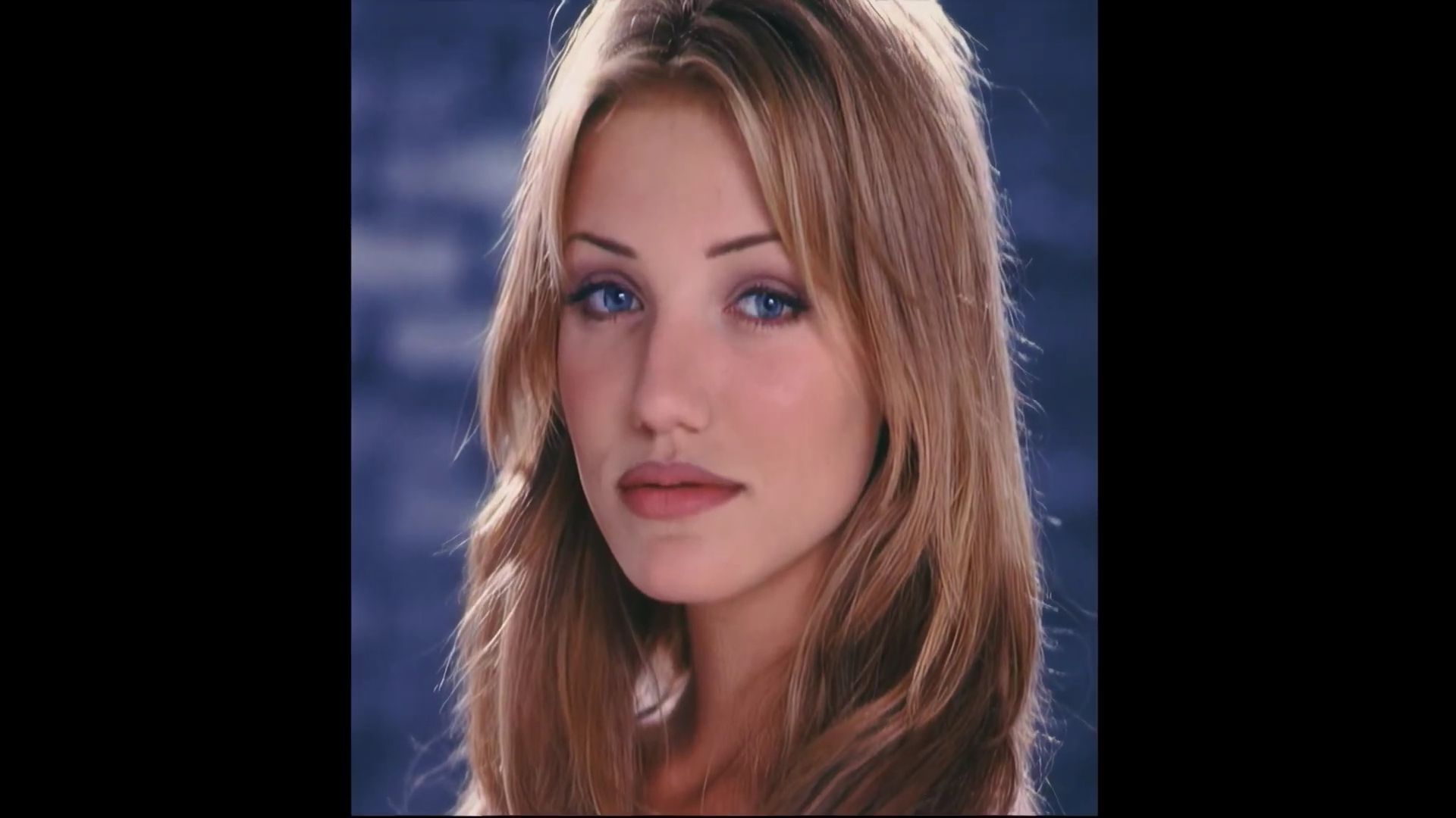 TheMaskFeaturette-IntroducingCameronDiaz-116.jpg