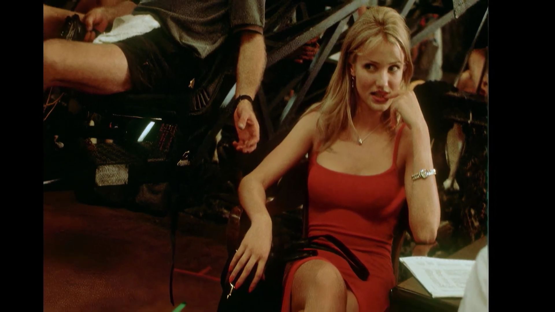 TheMaskFeaturette-IntroducingCameronDiaz-136.jpg