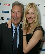 TheMaskFeaturette-IntroducingCameronDiaz-185.jpg