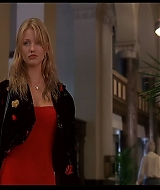 TheMaskFeaturette-IntroducingCameronDiaz-217.jpg