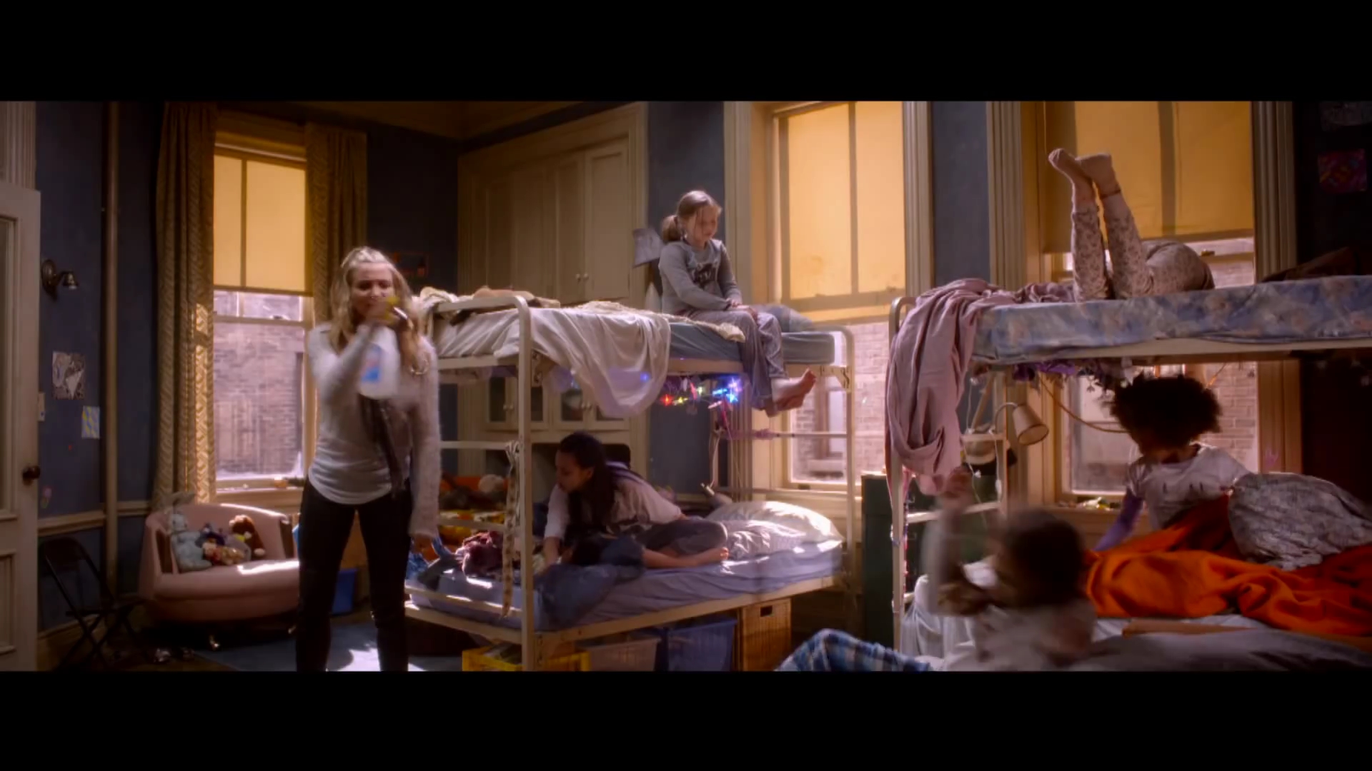 AnnieTrailer01-037.jpg
