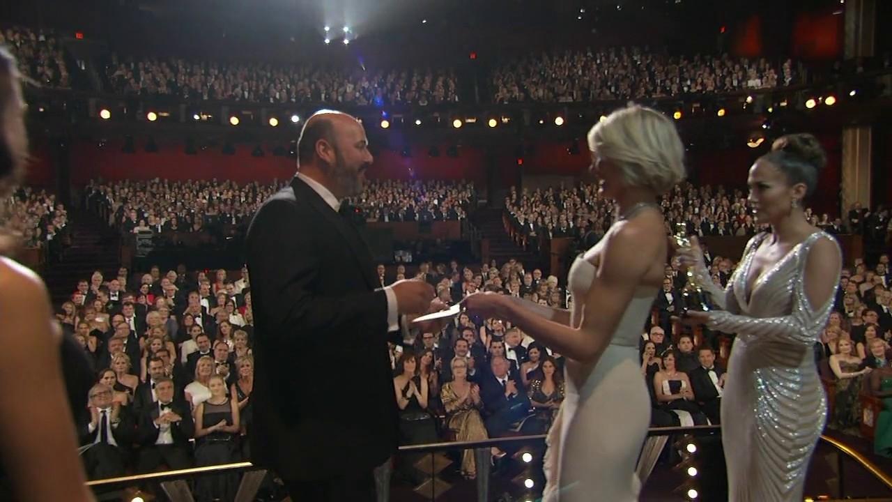 oscars2012cap_show_039.jpg