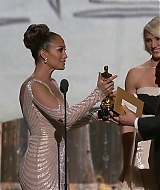 oscars2012cap_show_042.jpg